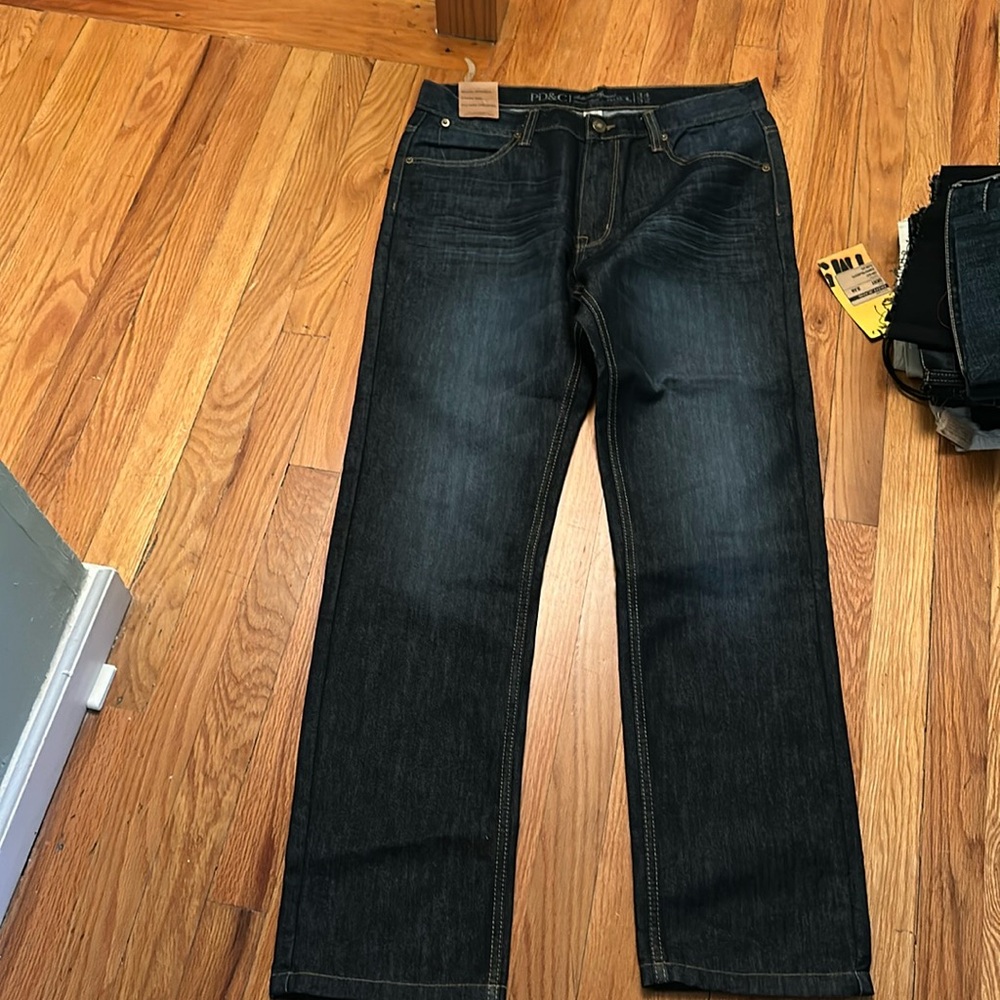 New PD&C Straight Leg Men’s Jeans Sz34x32 Medium Wash Slight Factory distressed